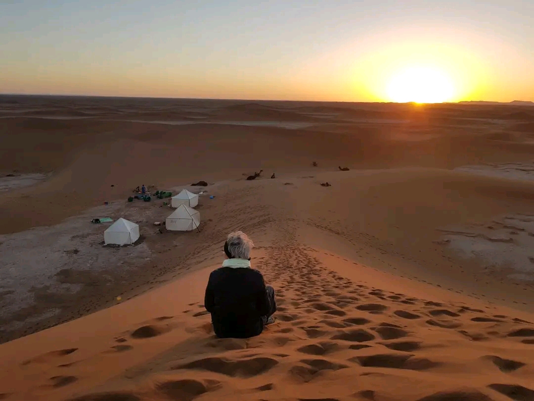 Méditation au coucher du soleil